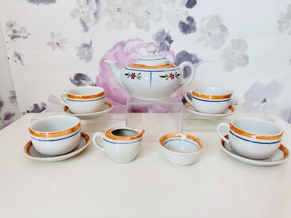 Stary serwis do herbaty, porcelanowe naczynia dla dzieci, vintage