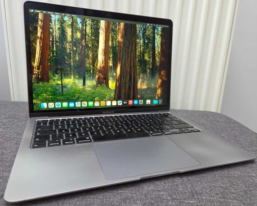 MacBook Air 13" | Retina | i3 / 8GB / 256GB SSD | macOS Sequoia | Stan Bdb!