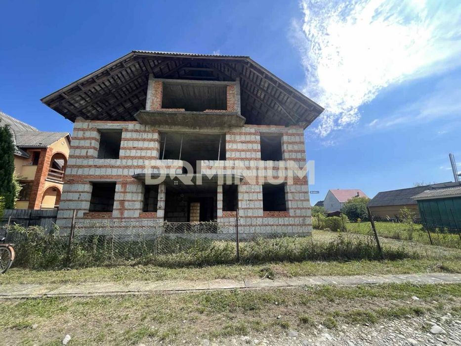 Продається новобудова в смт Вишкове