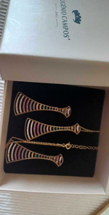 Conjunto de colar e brincos