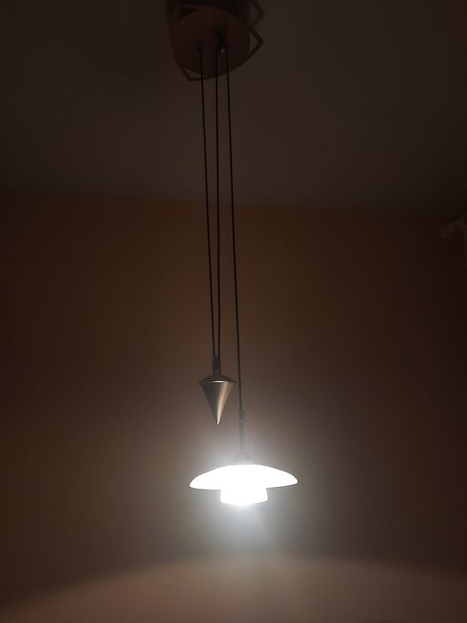 Lampa sufitowa z obciążnikiem