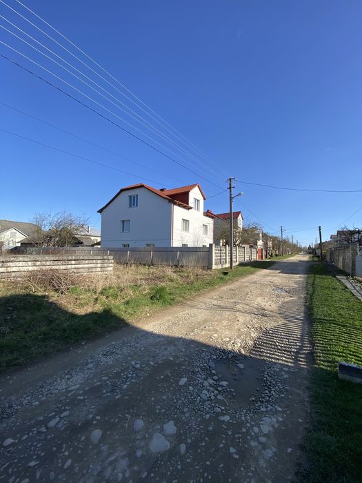 Земельна ділянка під житлову забудову у Брошнів-Осалі 8 сотих