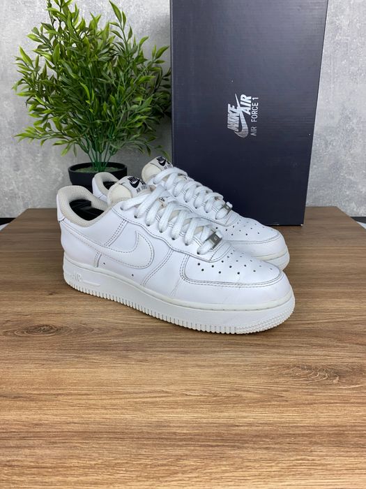 Buty damskie Nike Air Force 1 Flyease r. 37,5 - klasyczne skórzane