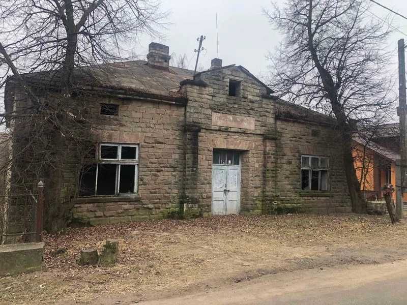 ПРОДАЖ - Громадський будинок, загальною площею 230,2 кв.м. с. Застіноче