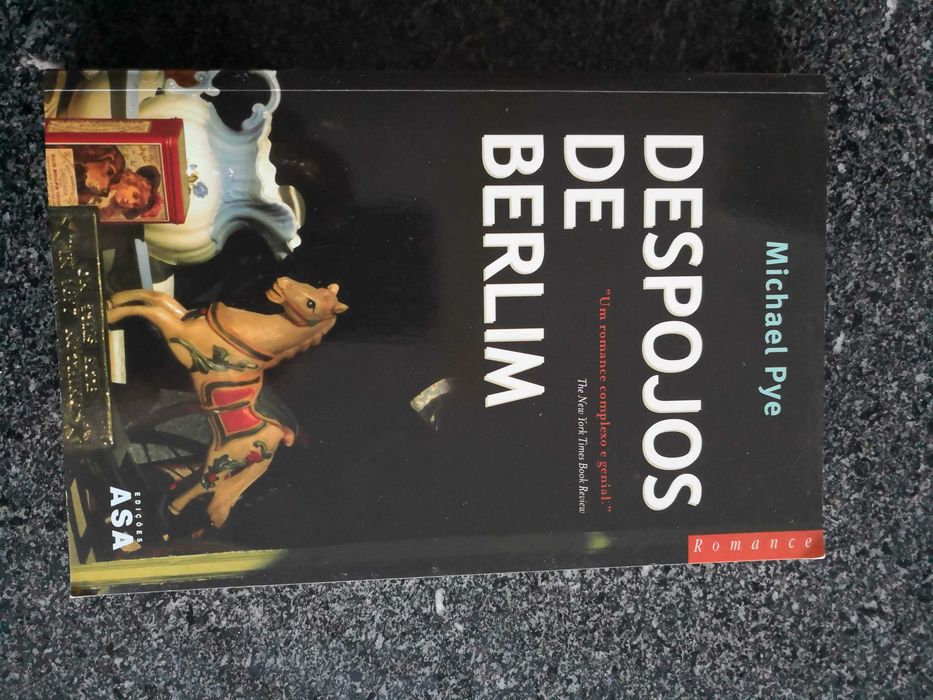 Despojos de Berlim - Michael Pye. Em excelente estado