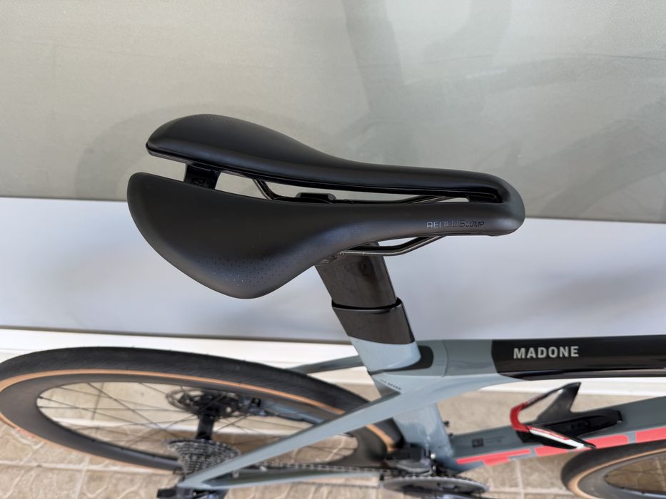 Bicicleta de estrada Trek Madone - Disco AXS