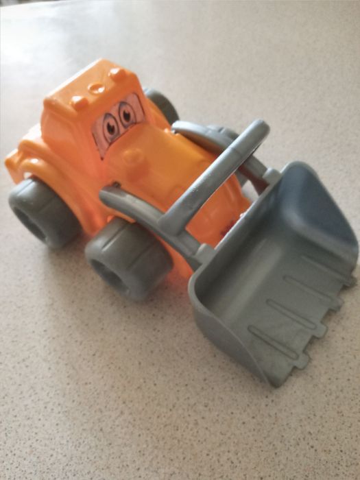 Дитячі іграшкові машинки