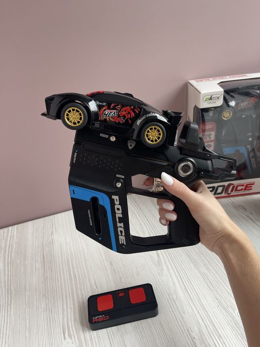 Машинка на радіоуправлінні