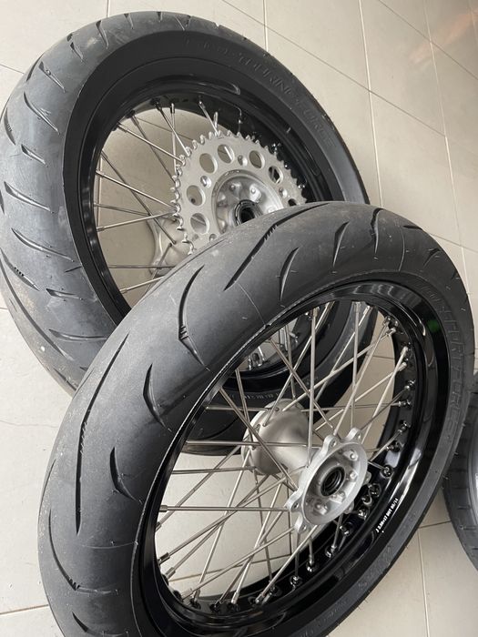 Rodas supermotard como novas