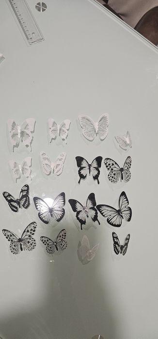 Conjunto de 16 borboletas Decorativas 3D para Parede (Branco, Preto e Prata / Brilhos)