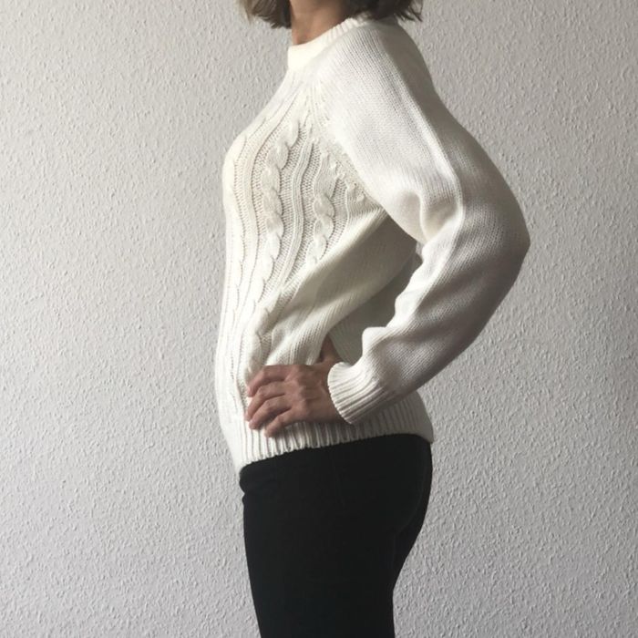 Bialy sweter akrylowy vintage