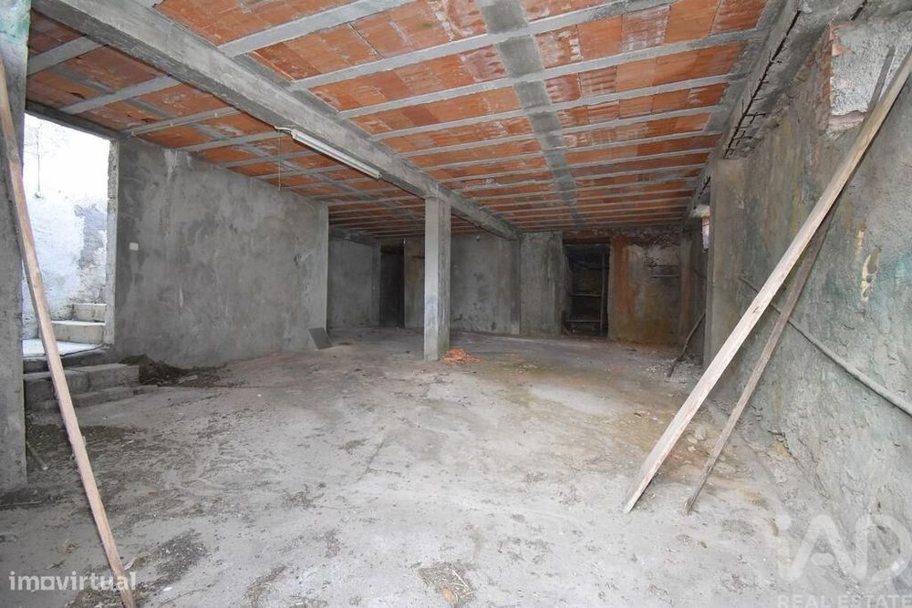 Casa tradicional T3 em Miranda do Corvo de 220,00 m2