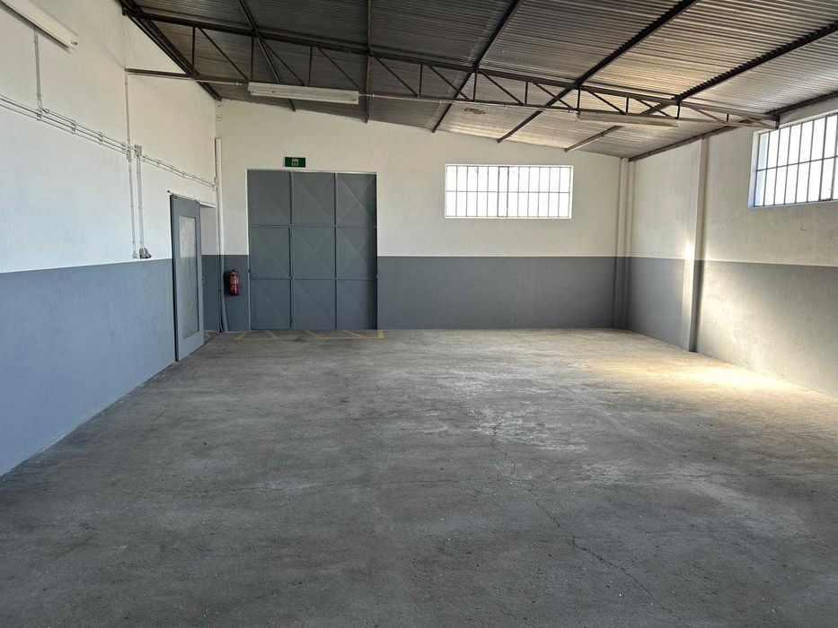 Pavilhao industrial Romariz