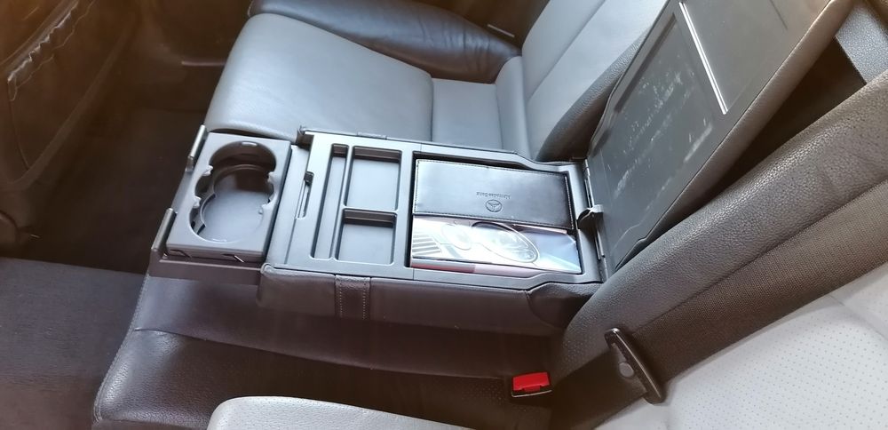 Mercedes E320 V6