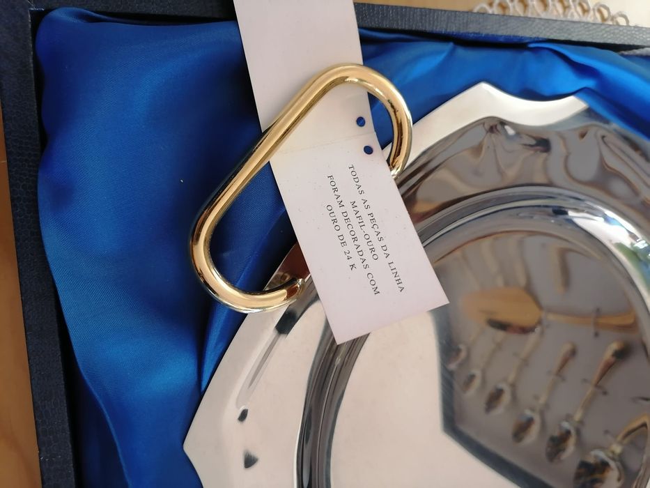 Vendo travessa para  bolo64729679901699123