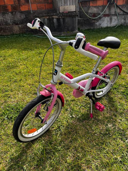 Bicicleta B'Twin 16" Docto Girl – A Bicicleta Ideal (e Segura) para as Primeiras Aventuras!