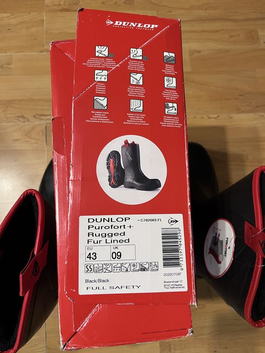 Чоботи гумові Dunlop утеплені до -20, металевий носок.