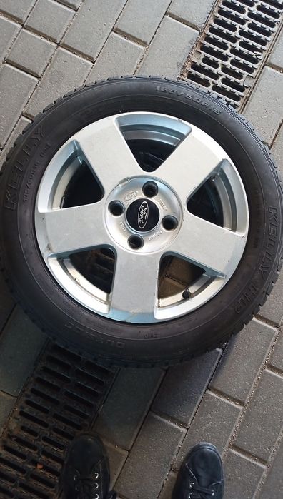 Koła aluminiowe z oponami