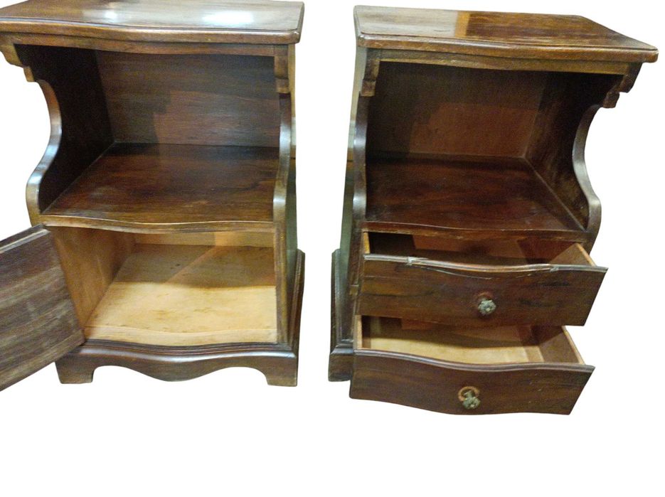 Par de mesas de cabeceiras