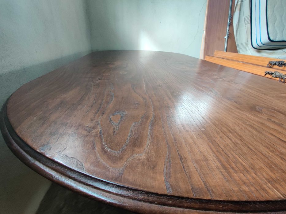 Mesa de sala em madeira - 190x100 cm - com 8 cadeiras