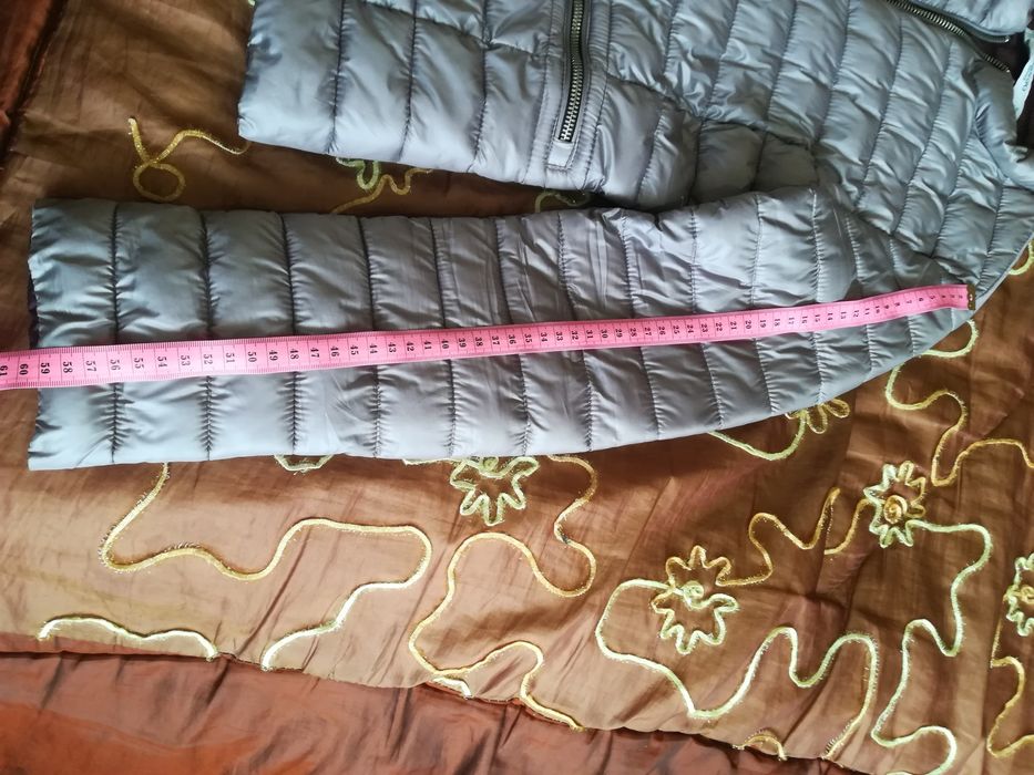 Продам демі курточку