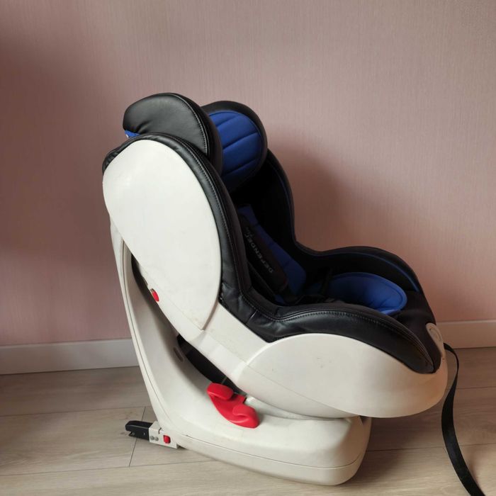 Дитяче автокрісло Caretero Defender Plus Isofix (0-18кг)