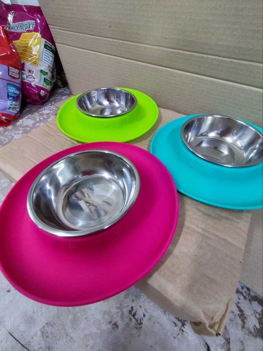 Миска металева на силіконовій підставці одинарна