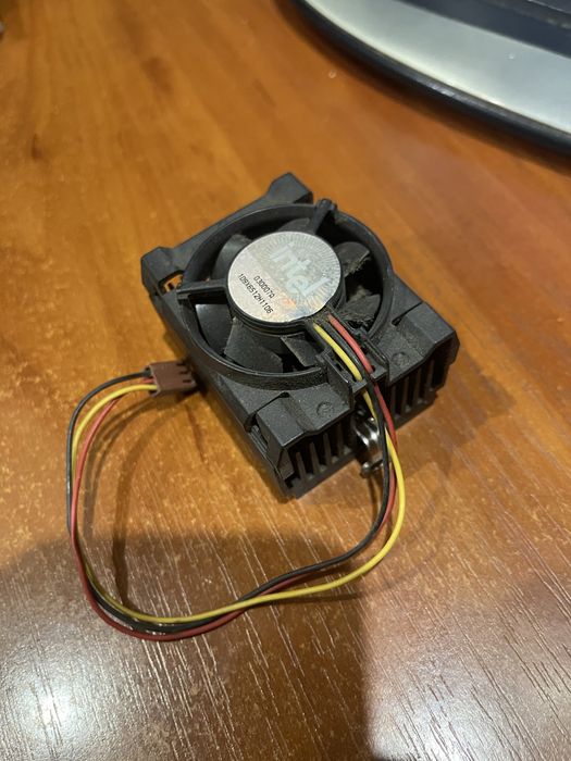 Intel 030007A 109X6512H1106 куллер