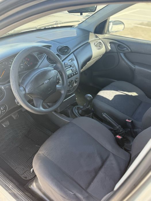 Ford Focus 1.4 gasolina 2002