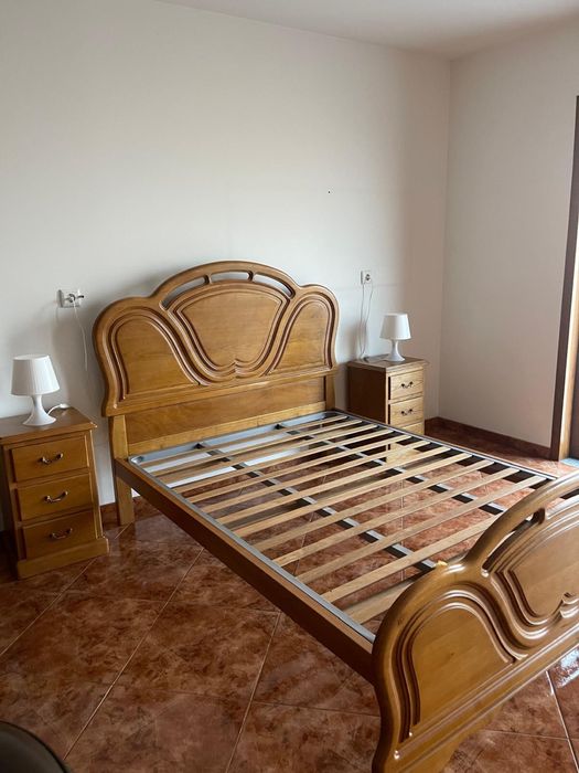 Cama + 2 mesinhas