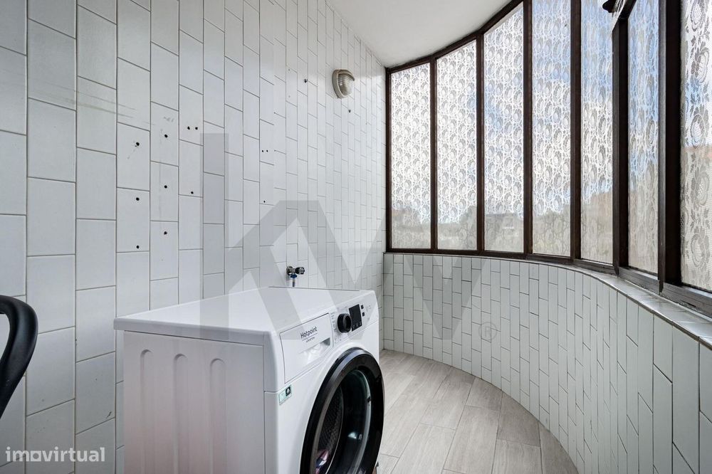 Apartamento T3 em São João da Madeira - com varandas, Localização Estr