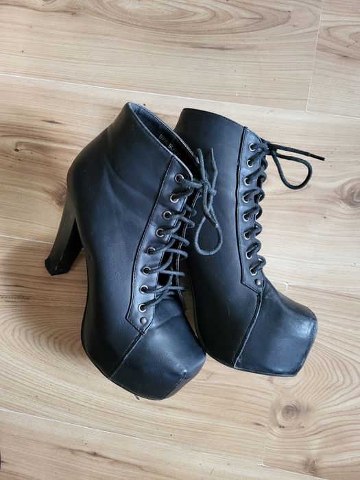 Buty lity na obcasie