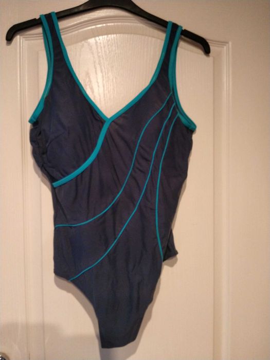 strój kąpielowy 50