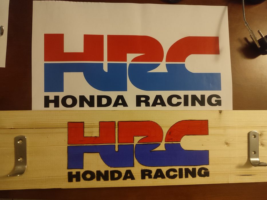 Cabides ou Chaveiros em Pirografria pintado