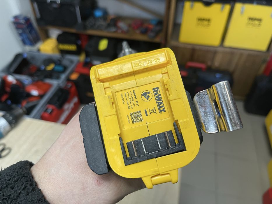 Dewalt DCD791 / безщітковий акумуляторний шуруповерт