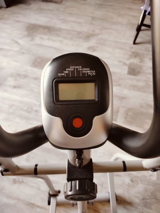 Trenazer eliptyczny. Orbitrek