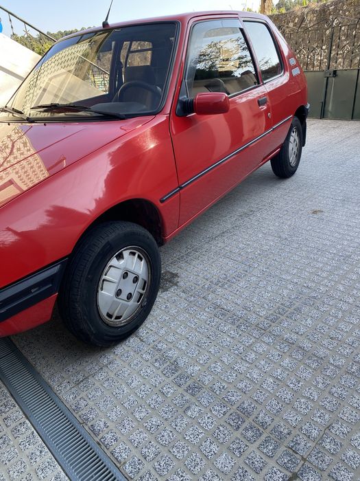 Peugeot 205 XAD_Vermelho