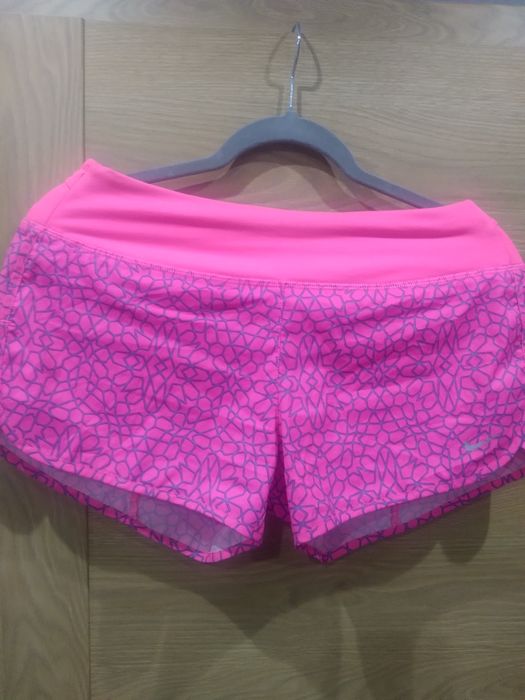 Świetne spodenki sportowe rozm S/L Nike