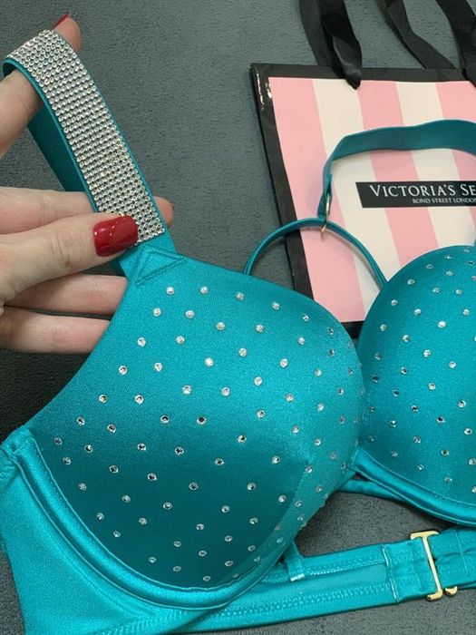 Victoria's secret шикарний купальник прикрашений камінням 80а