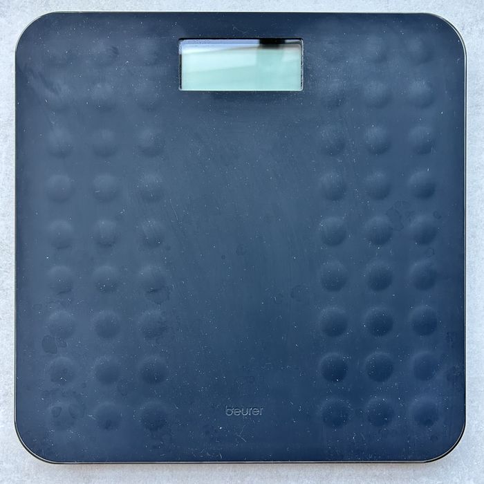 Підлогові ваги Beurer скляні чорні із силіконовою неслизькою поверхнею