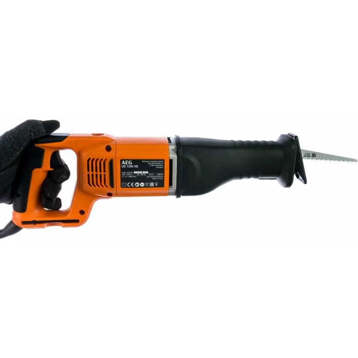 Serra de Sabre 1300W AEG. AP28