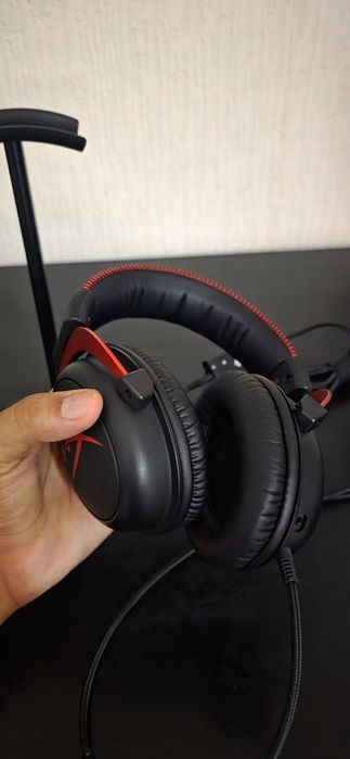HyperX Cloud 2 headset para jogo profissional com fios.
HYPERX Cloud I