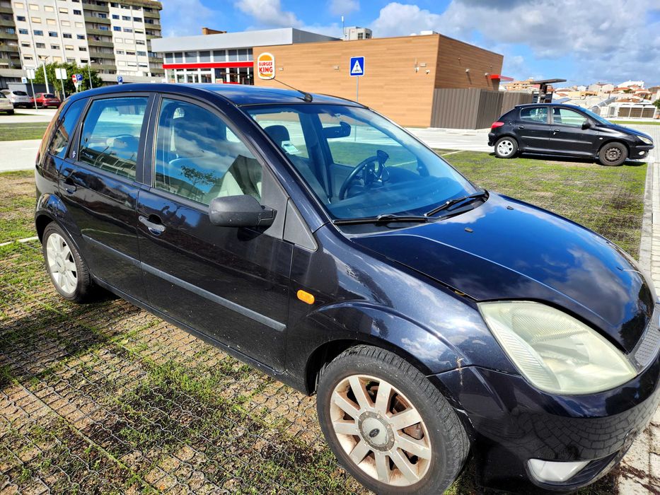 Vendo Ford Fiesta
