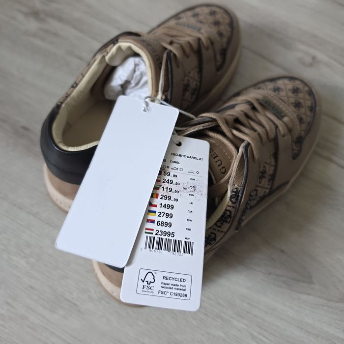 Buty sneakersy guess monogramowe nowe
