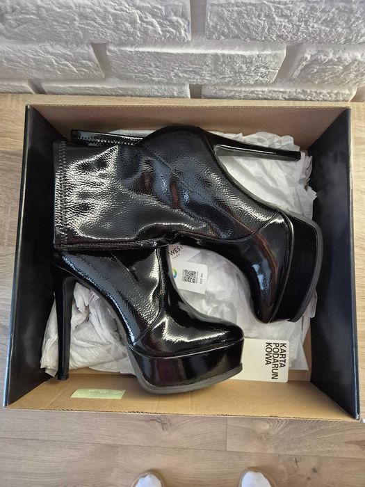 Czarne botki na szpilce NINE WEST