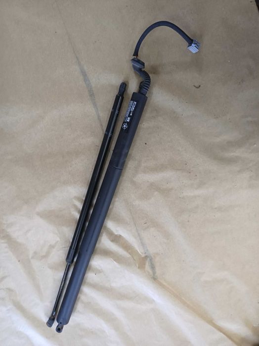Siłownik teleskop klapy elektryczny Jeep grand Cherokee WK2 Lift