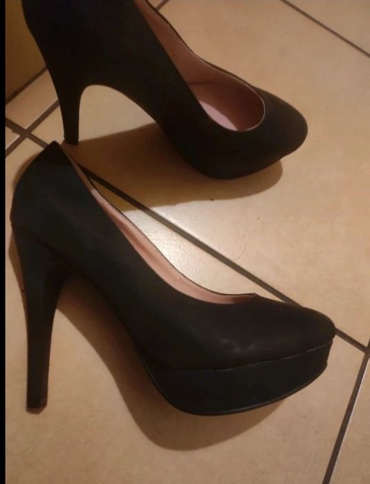 Bardzo ładne szpilki