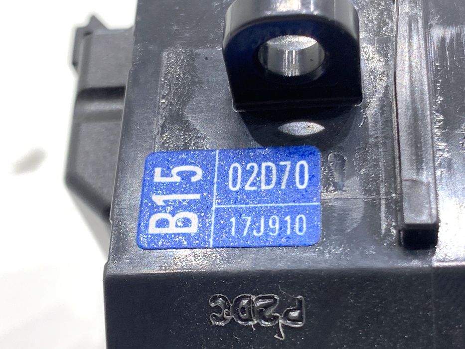 PRZEŁĄCZNIK KIERUNKOWSKAZÓW TOYOTA YARIS IV WŁĄCZNIK