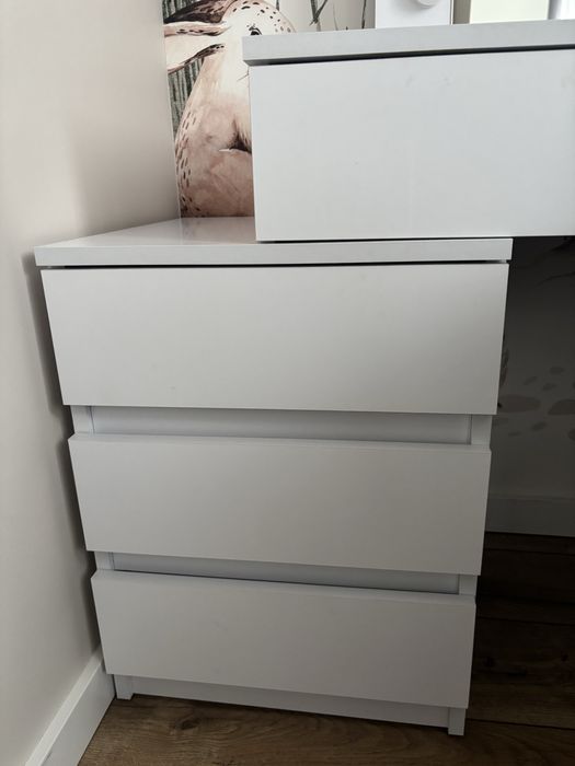 Toaletka led z krzesłem