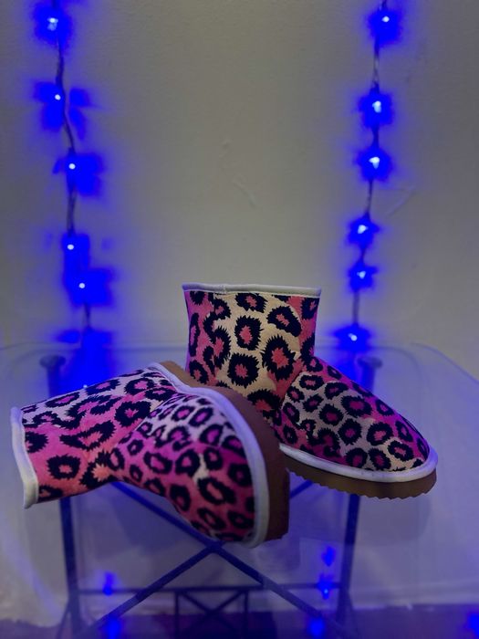 Угги  / нові /34 розмір